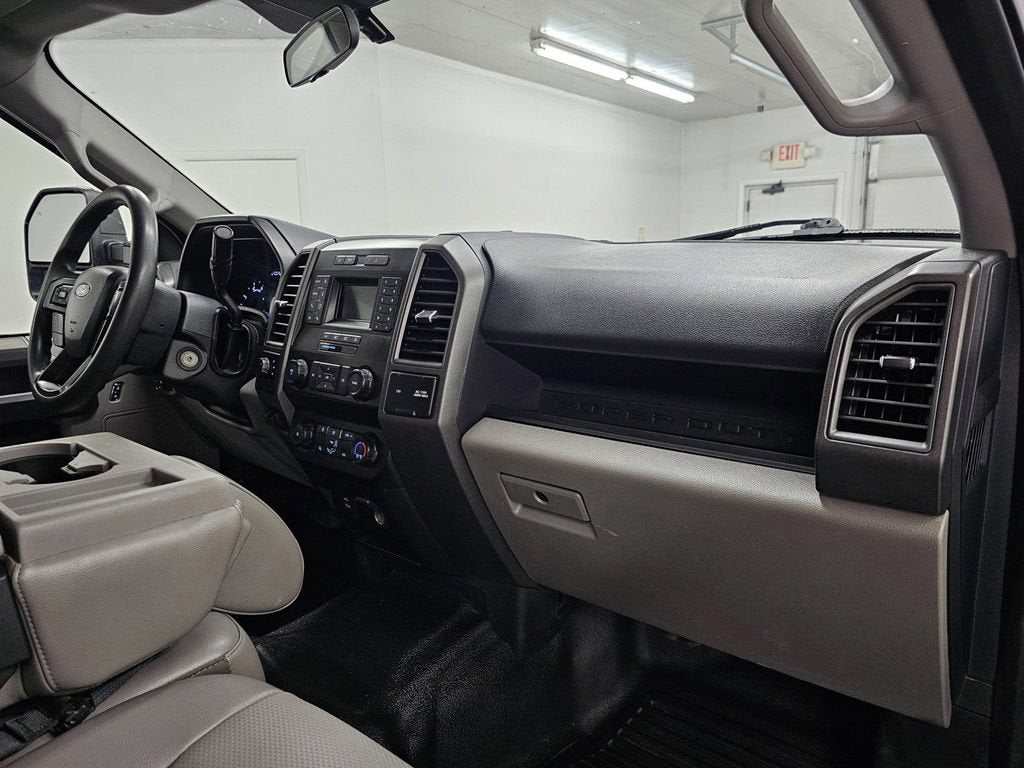 2022 Ford Super Duty F-550 DRW XL