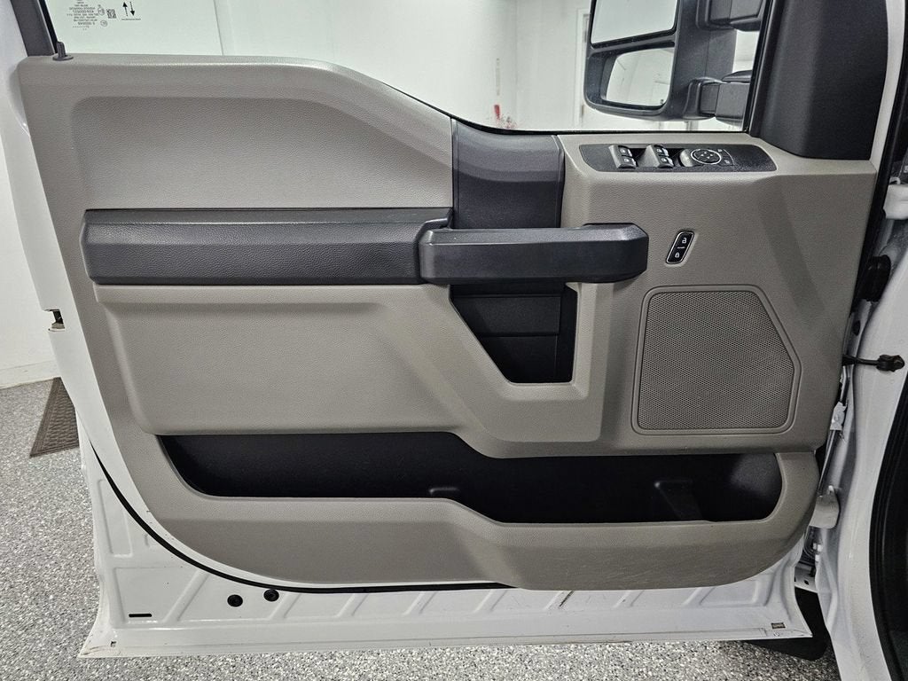 2022 Ford Super Duty F-550 DRW XL