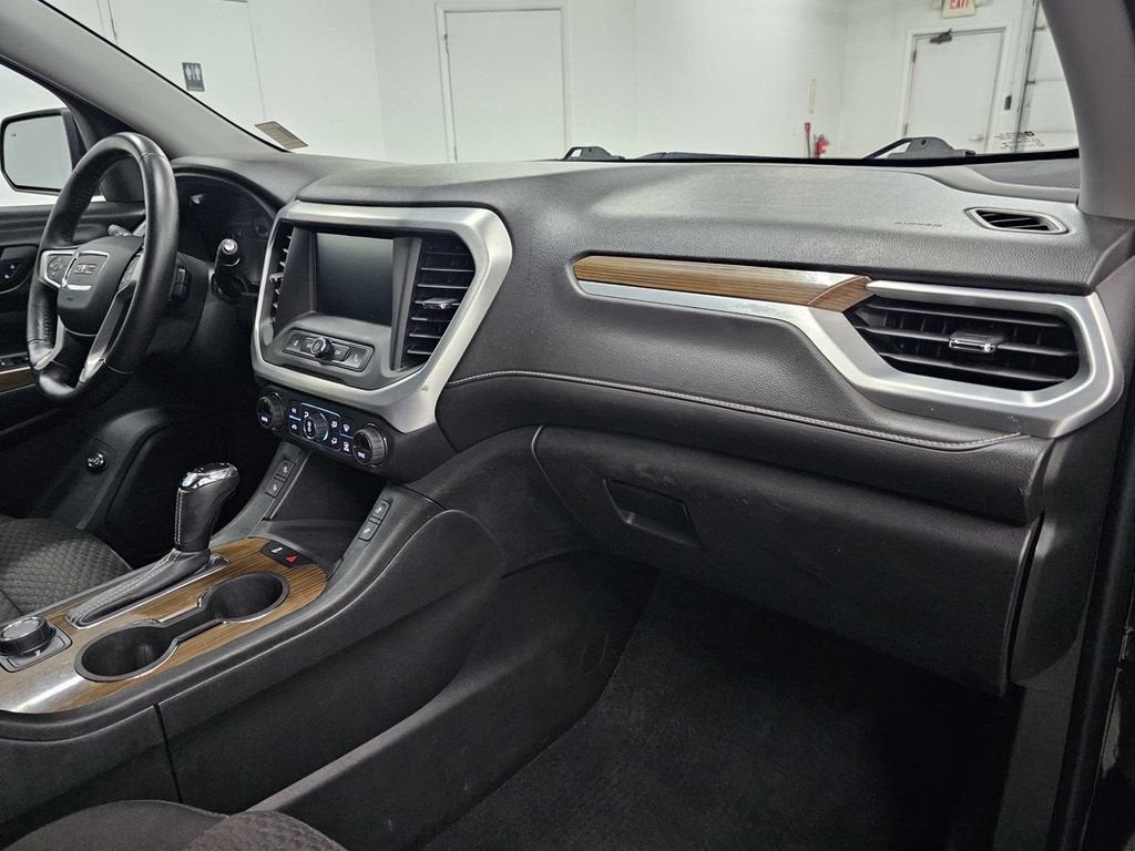 2017 GMC Acadia SLE