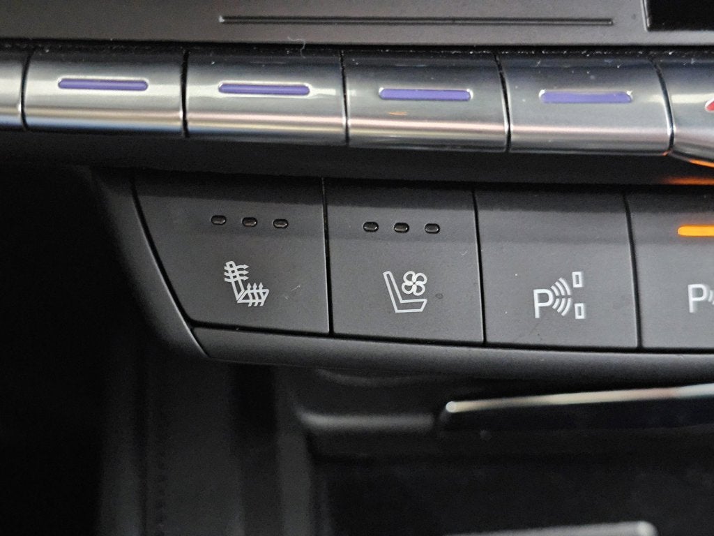 2023 Cadillac XT4 AWD Premium Luxury