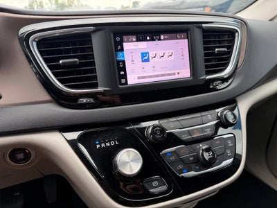2024 Chrysler Voyager LX