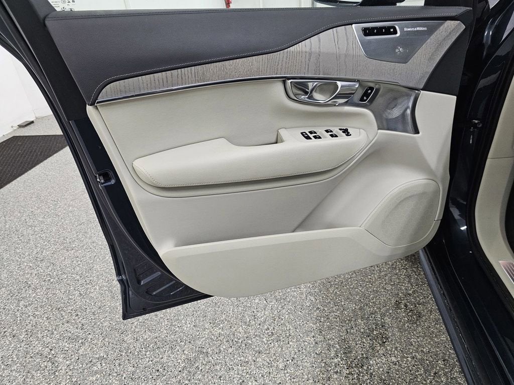 2025 Volvo XC90 Plug-In Hybrid Ultra