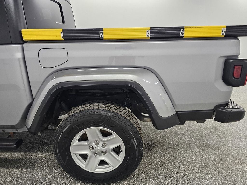 2021 Jeep Gladiator Sport