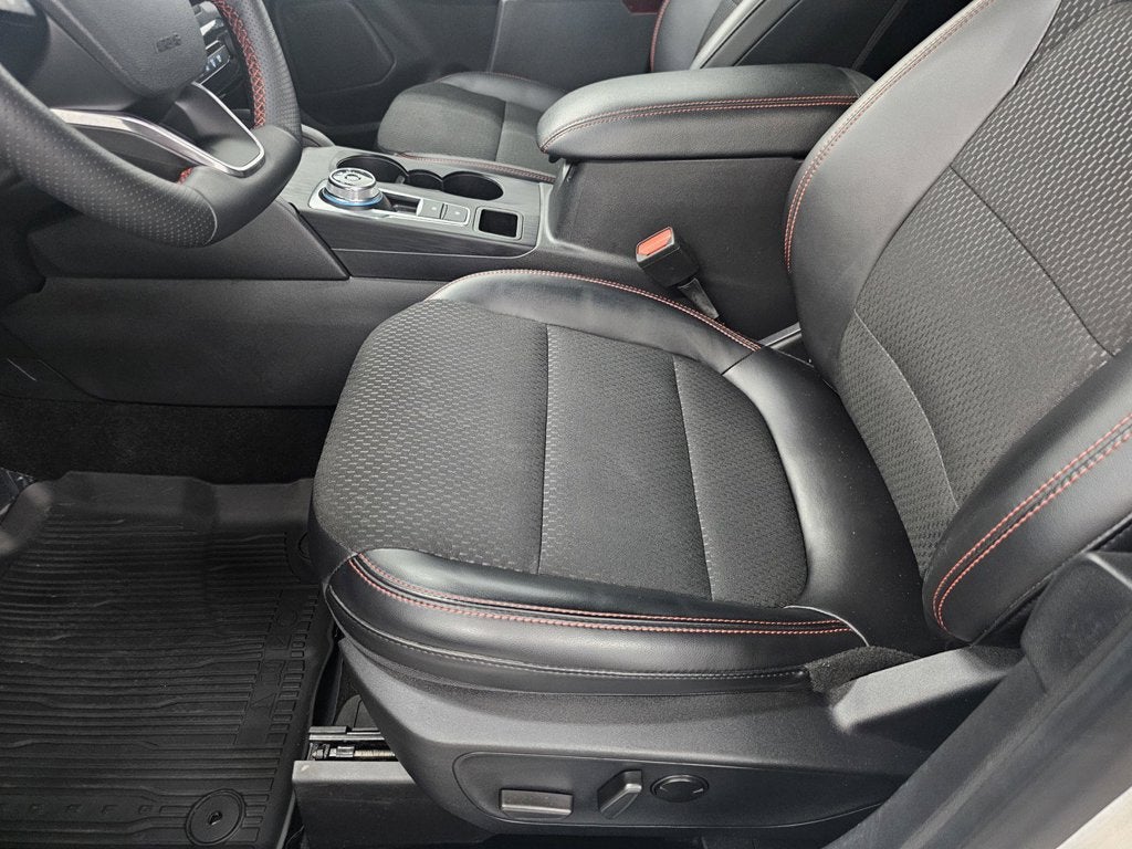 2025 Ford Escape ST-Line Elite