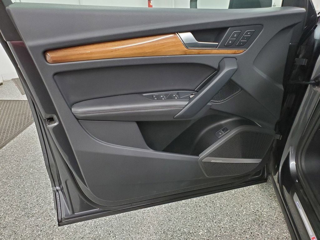 2023 Audi Q5 45 S line Premium quattro